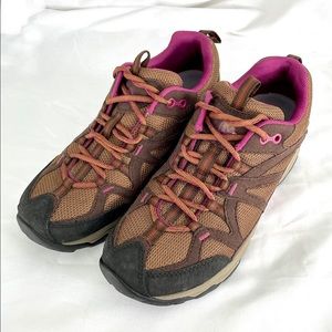 NWOT Merrell Calia/Otter Performance Women’s Sz 7 Hiking Shoes Brown Pink